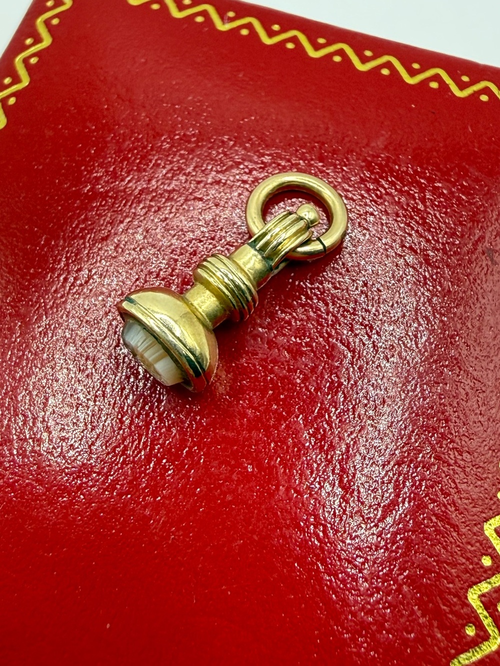 Georgian 14k solid gold Seal pendant agate the anchor